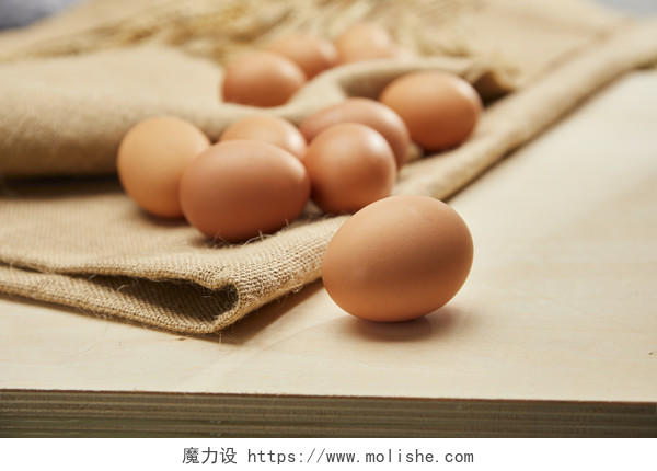 美食鸡蛋展示背景图片